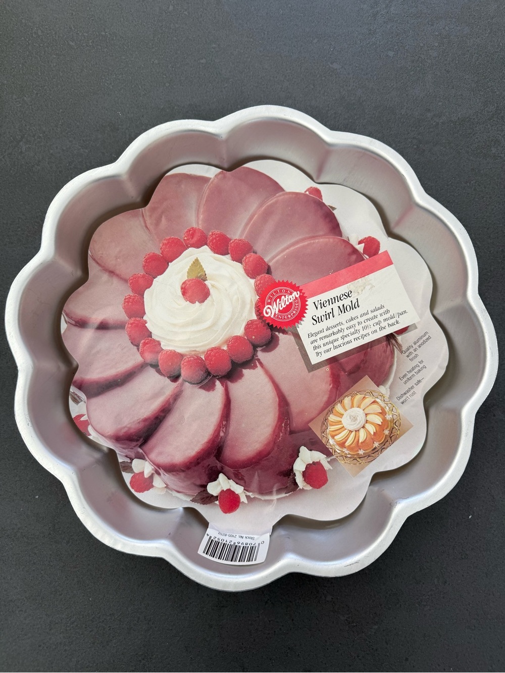 New Wilton Viennese Swirl Cake Mold